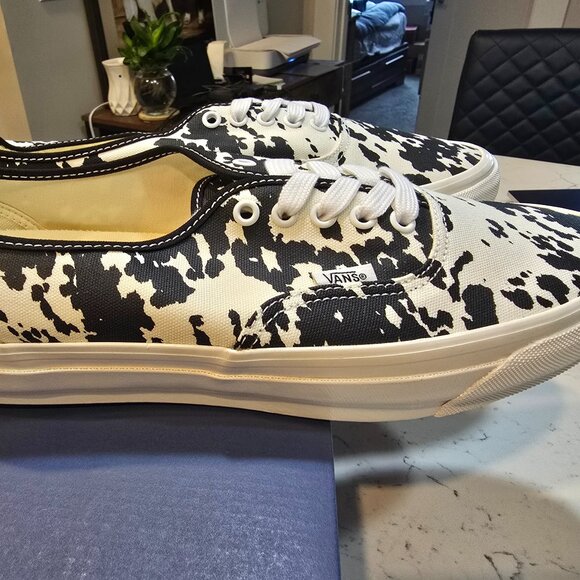 Vans Premium Cow Authentic Authentic 44 Unisex Fashion Shoes VN000EBNBPT 12 NEW - Picture 1 of 14